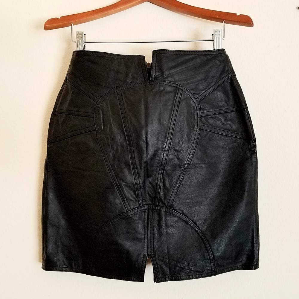 Vintage G-III Leather Skirt - Picture 4 of 8